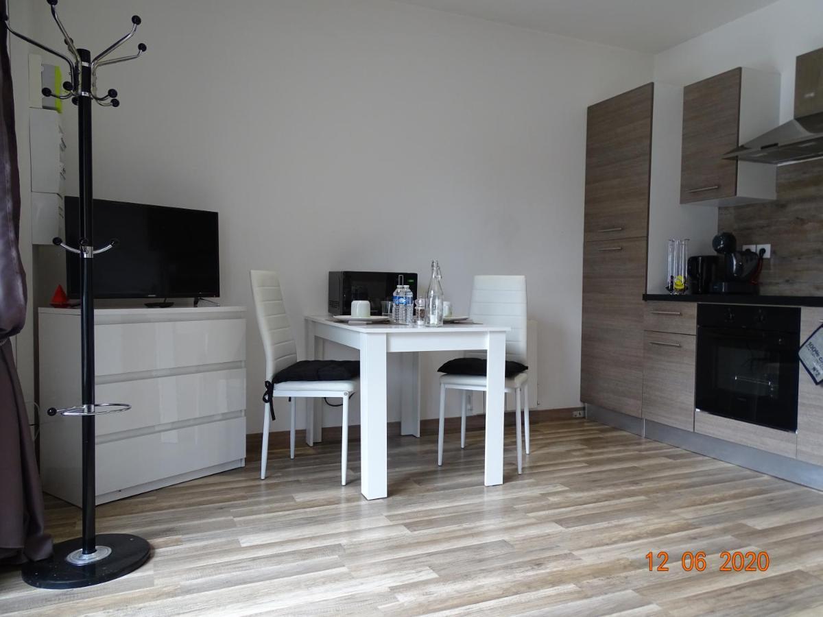 Legend- Parking Prive Gratuit- Terrasse Privee- Wifi - Convert - Alimentec Bourg-en-Bresse Ngoại thất bức ảnh