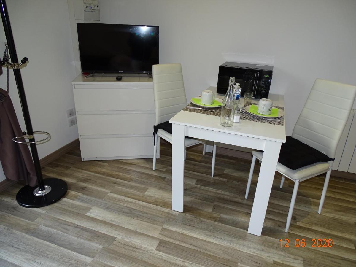 Legend- Parking Prive Gratuit- Terrasse Privee- Wifi - Convert - Alimentec Bourg-en-Bresse Ngoại thất bức ảnh