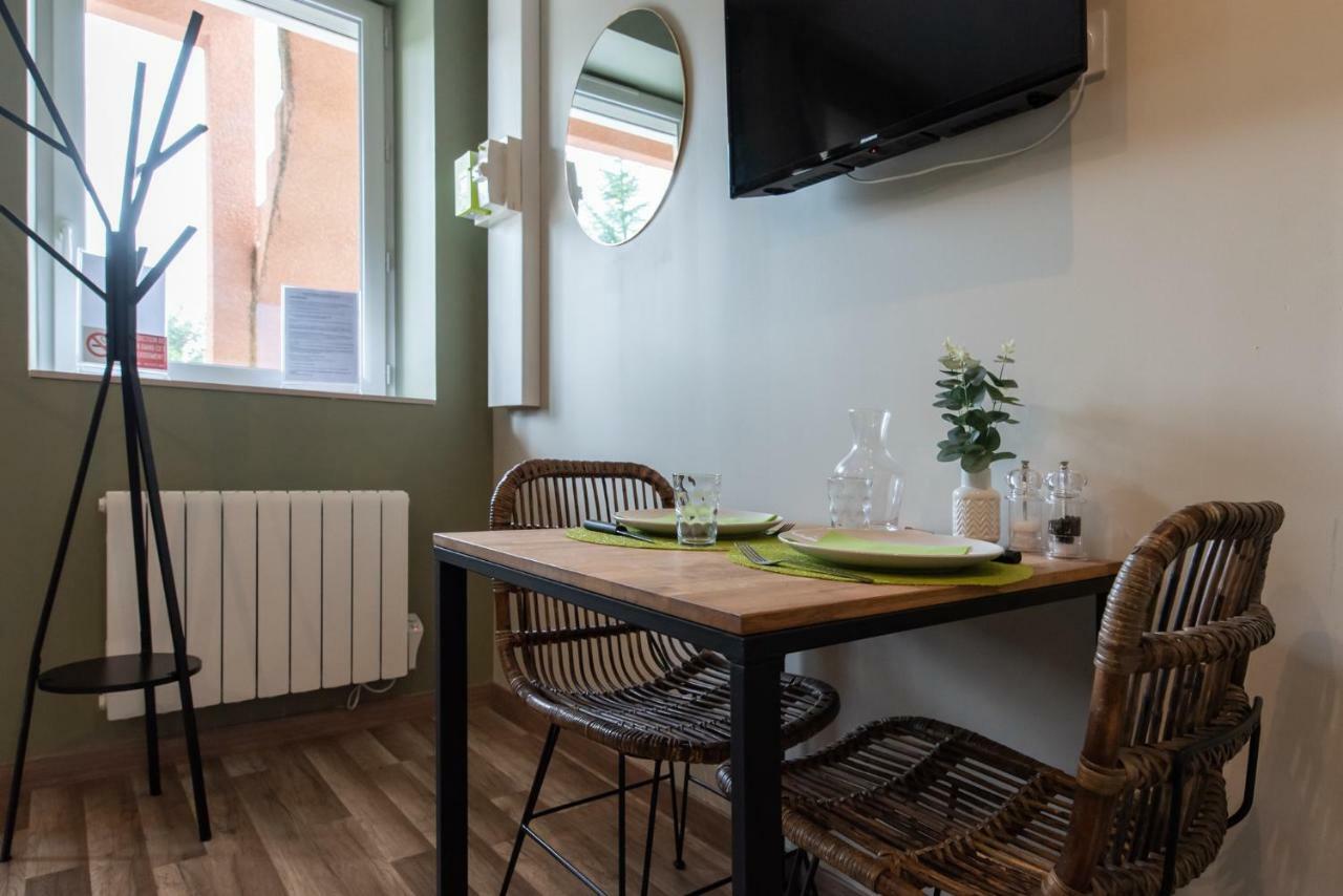Legend- Parking Prive Gratuit- Terrasse Privee- Wifi - Convert - Alimentec Bourg-en-Bresse Ngoại thất bức ảnh